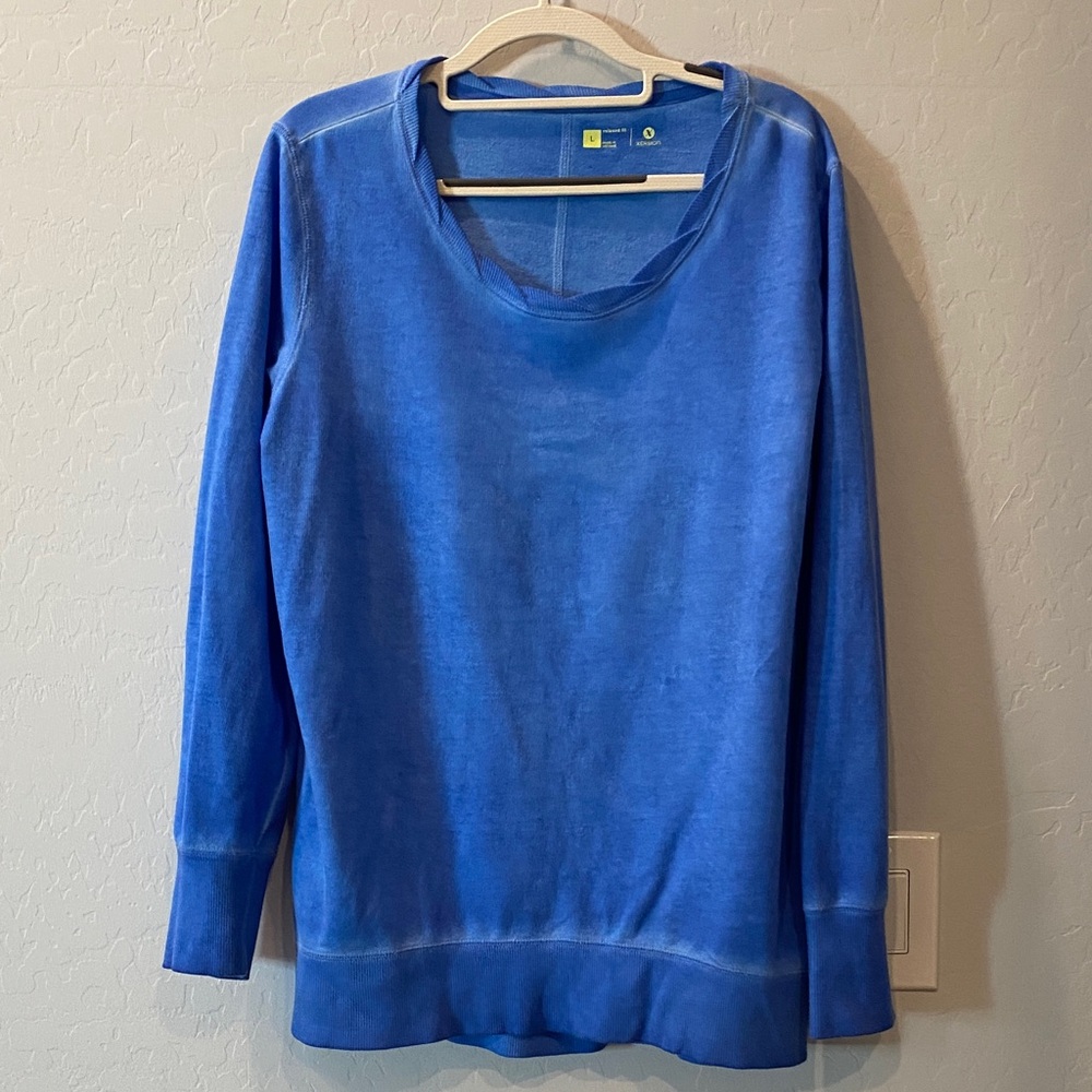 Xersion Vibrant Blue Relaxed Fit Top